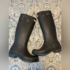 Like new Hunter boots